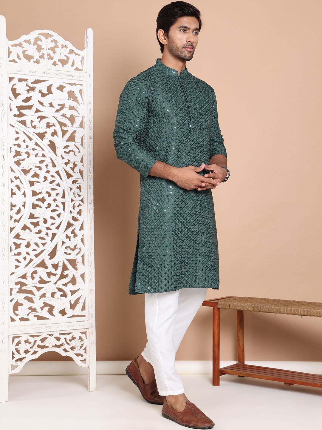 Jompers Men Embroidered Regular Sequinned Kurta with Pyjamas