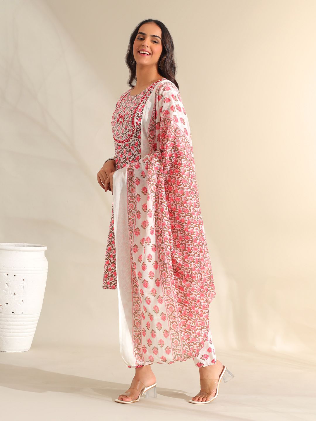 Mamicha Women Floral Printed Regular Mirror Work Pure Cotton Kurta with Trousers & With Dupatta