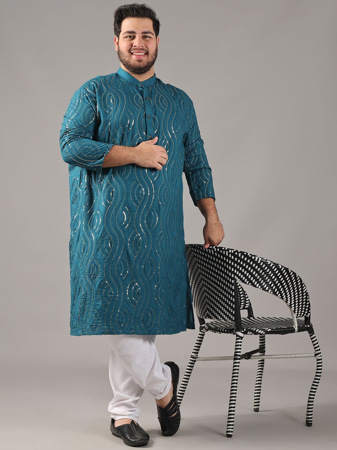 SOJANYA PLUS Plus Size Men Floral Embroidered Pure Cotton Straight Kurta & Pyjamas