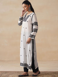 Rumah Wanita Chikankari White Muslin Chikankari Sulam Kurta