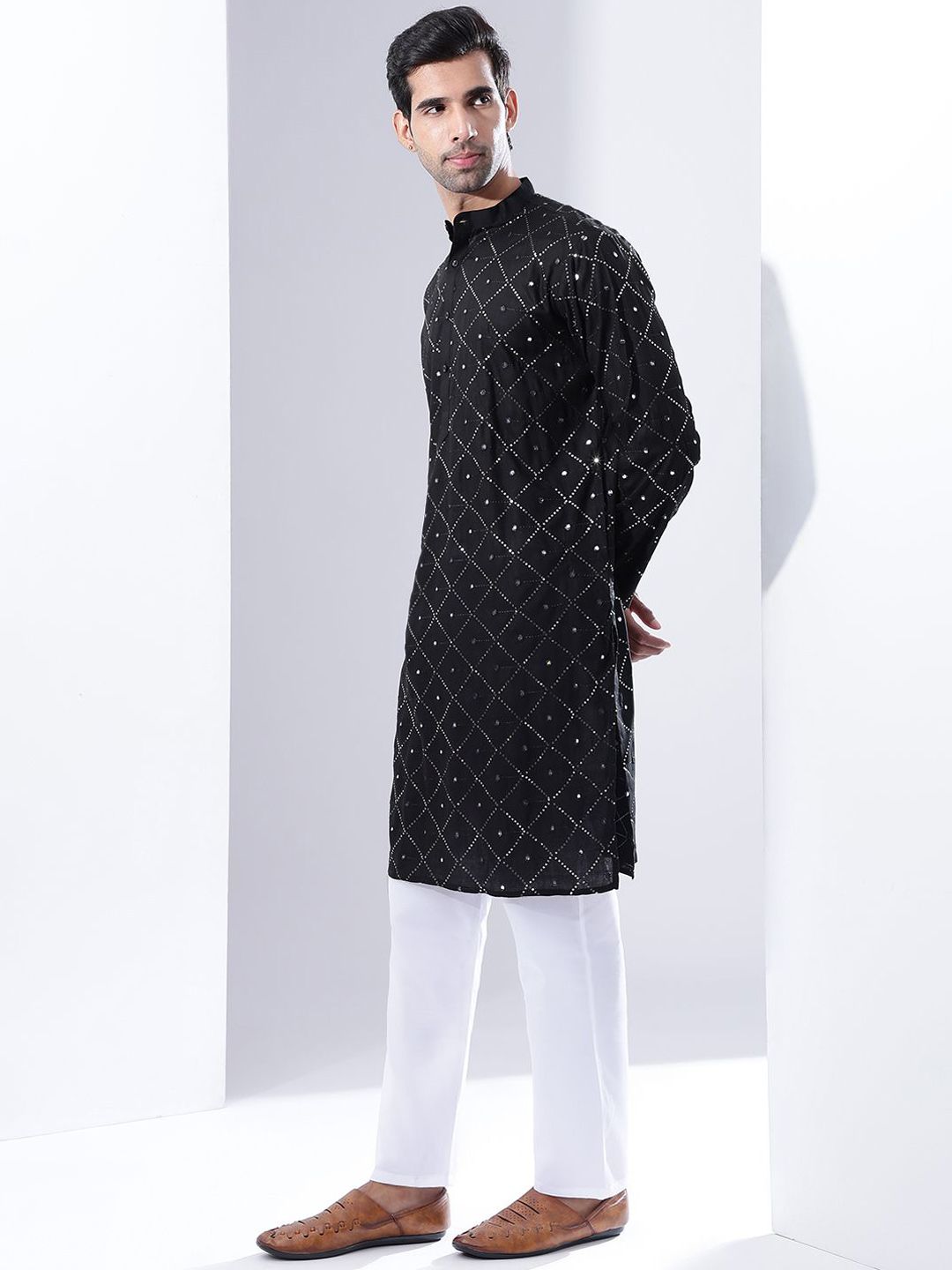 Kurta Kapas Sulam Geometri Lelaki Anouk Dengan Piyama & Jaket Nehru Coral Bercetak