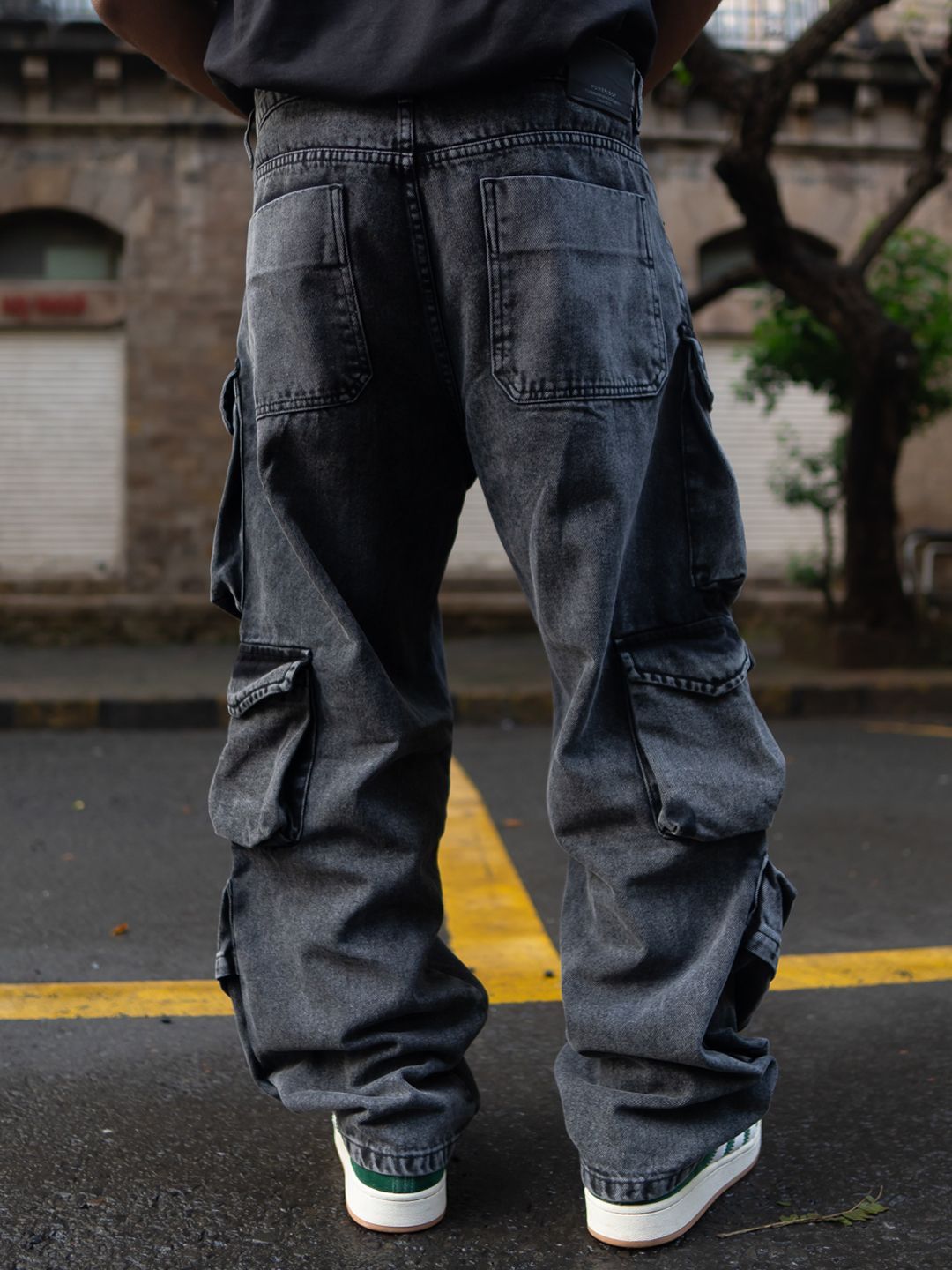 Powerlook Men Cotton Mid-Rise Baggy Fit Cargo Trousers