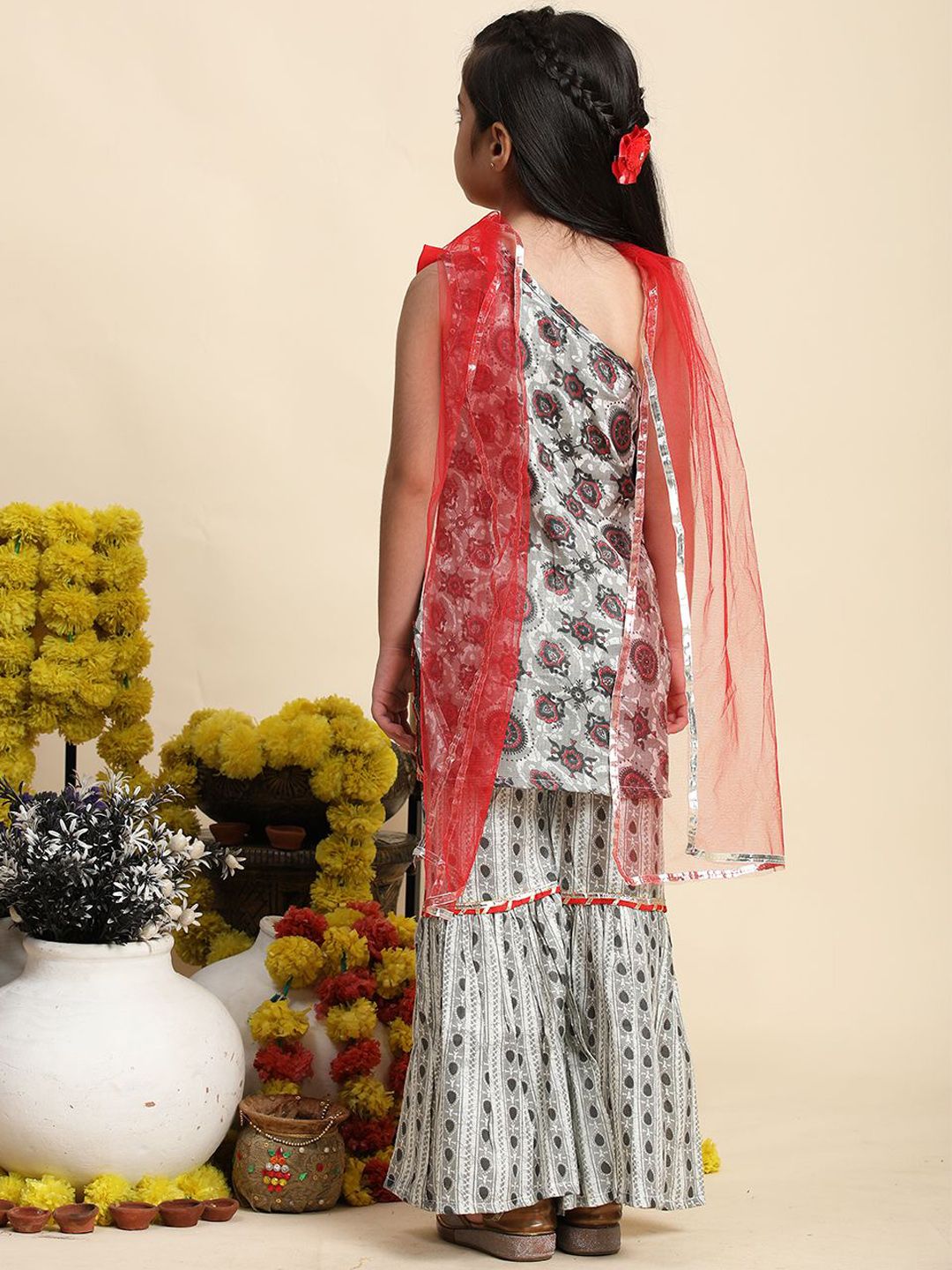 Cutiekins Girls Ethnic Motifs Printed One Shoulder Straight Kurta With Sharara & Dupatta