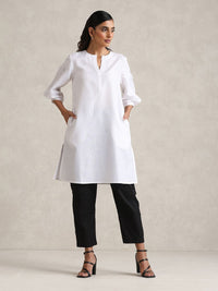 trueBrowns Notch Neck Puffed Sleeves Straight Kurta