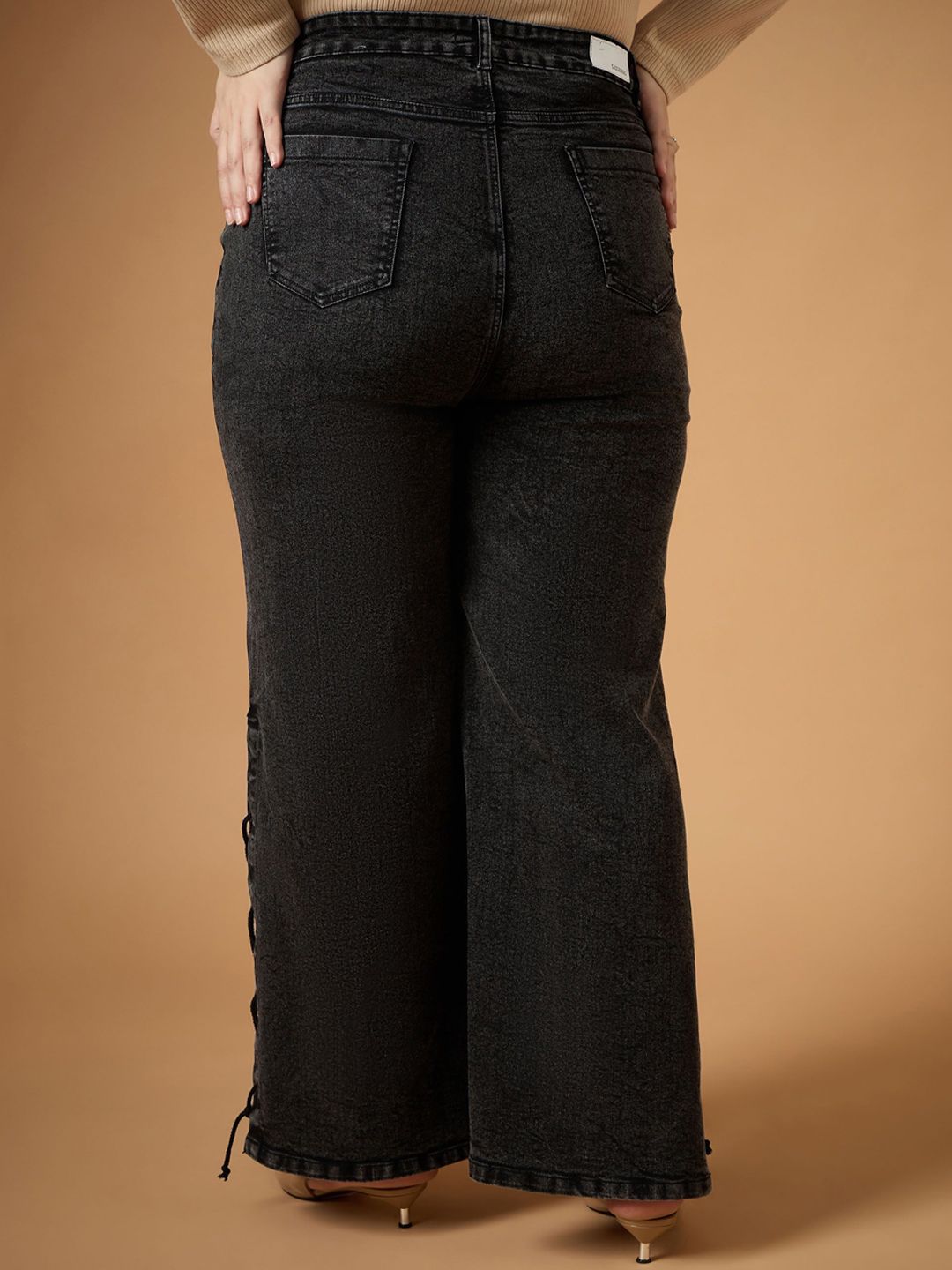 SASSAFRAS Curve Women Straight Fit Light Fade Acid Wash Stretchable Jeans