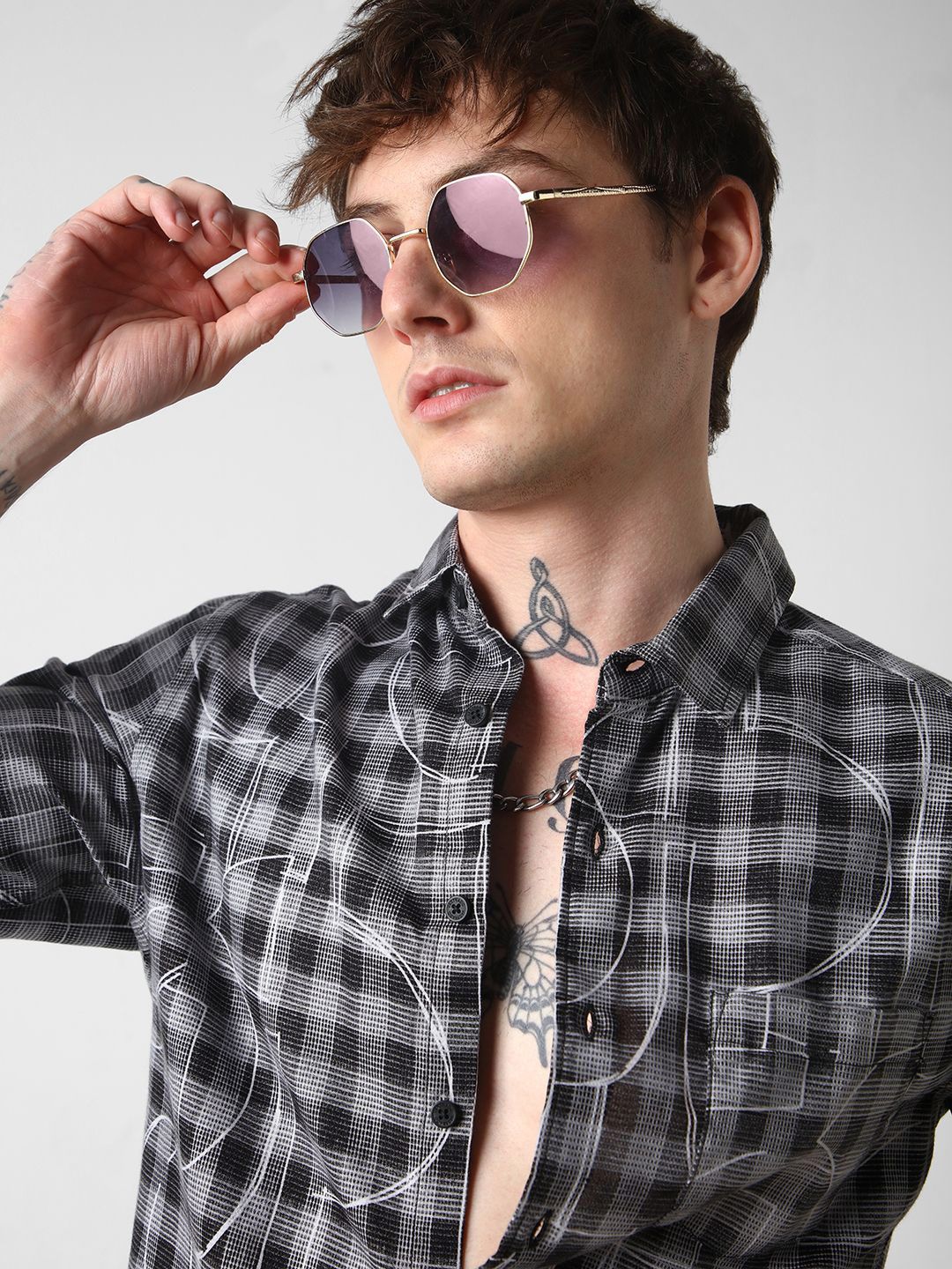 VASTRADO Men Classic Spread Collar Checked Cotton Slim Fit Casual Shirt