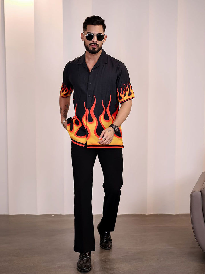 Baju Kasual Kapas Kolar Cuba Eszett Bercetak Abstrak