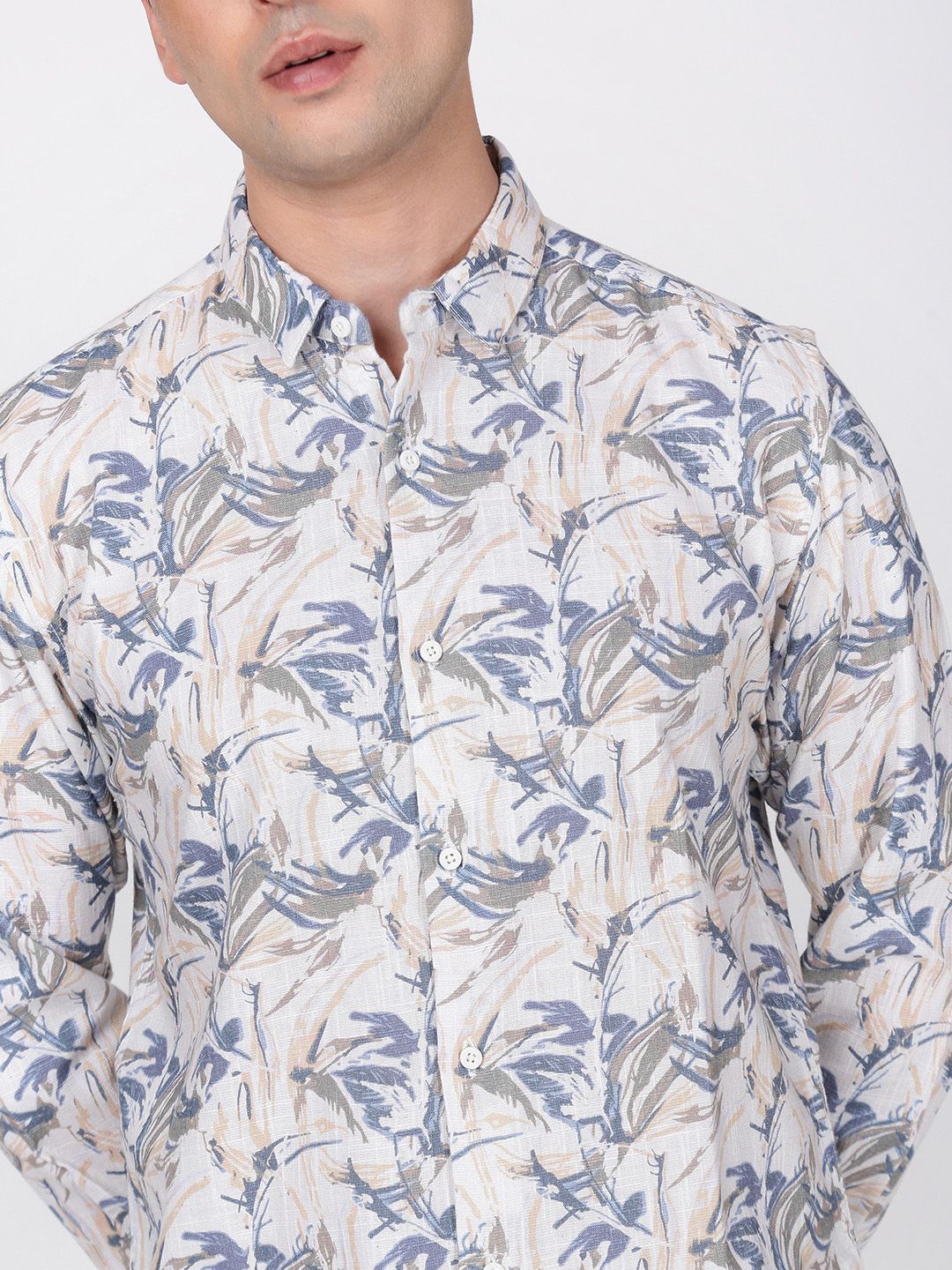 Bene Kleed Men Slim Fit Floral Printed Slub Texture Casual Shirt
