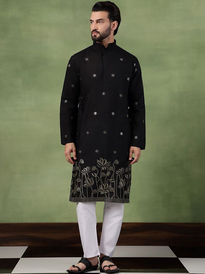 SOJANYA Men Floral Embroidered Kurta