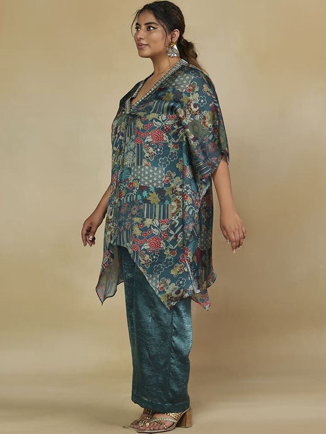 Mamicha Printed V-Neck Kurta Set