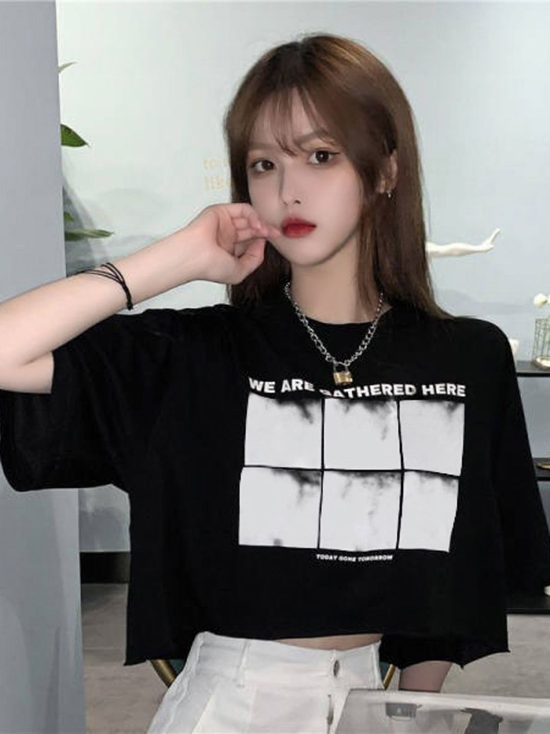 DressBerry Women Checked V-Neck Monochrome Pockets T-shirt