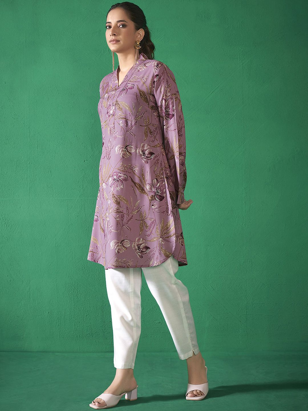 Anouk Floral Printed V-Neck Bell Sleeves Straight Kurta