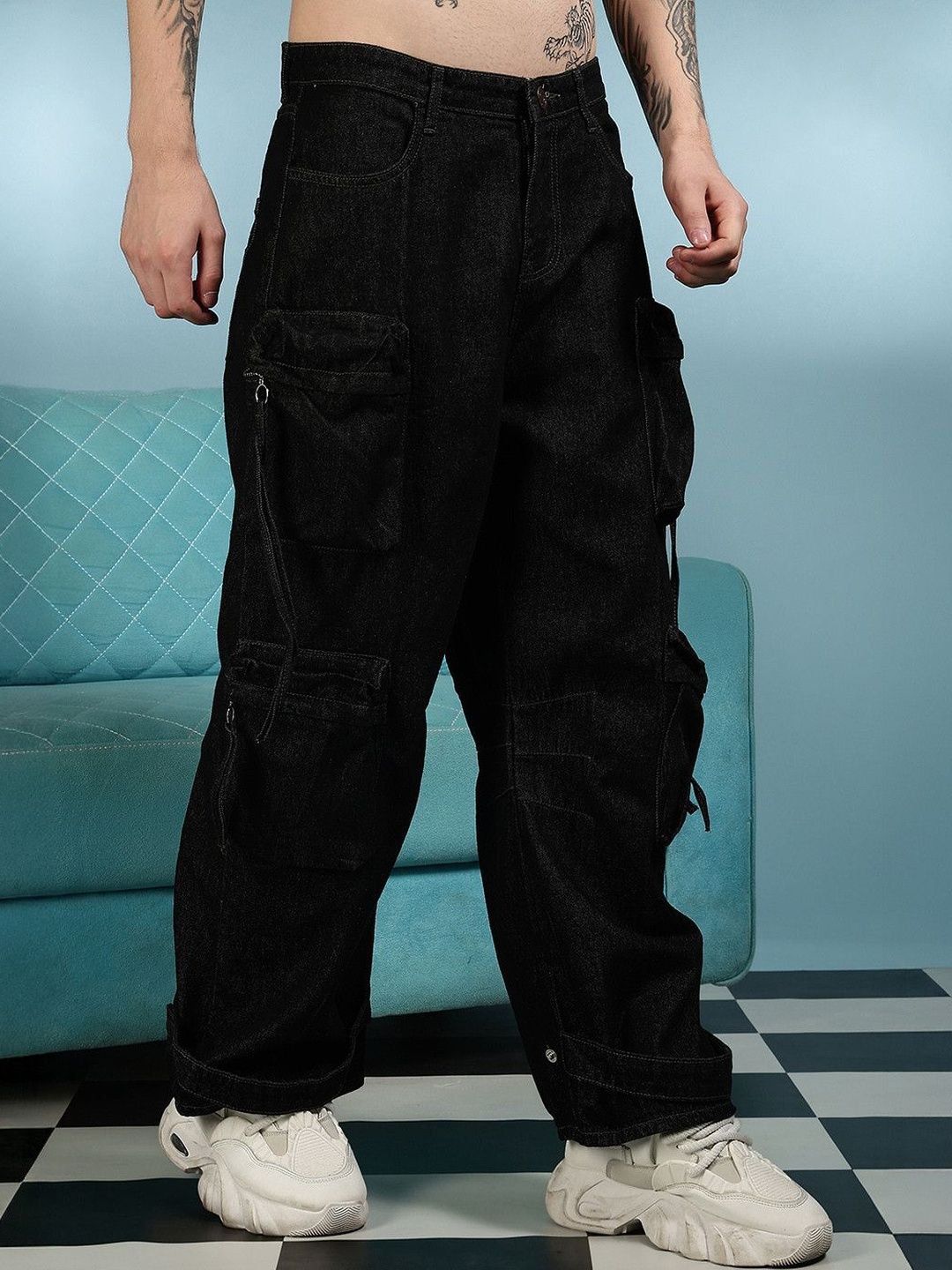 Eszett Men Black Baggy High-Rise Easy Wash Cargos Seluar