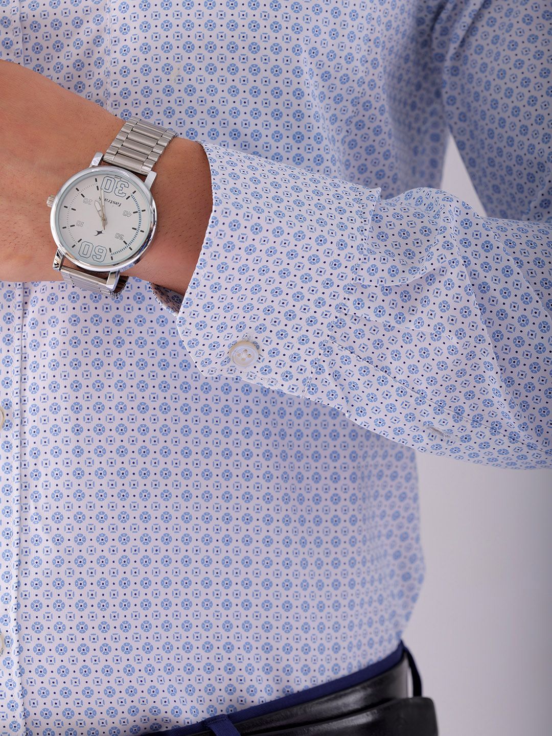 The Indian Garage Co. X Luxe Men Spread Collar Micro Ditsy Printed Slim Fit Formal Shirt