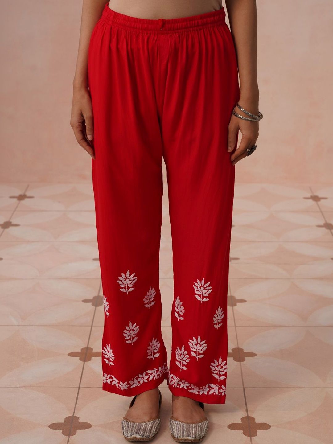 House of Chikankari Women Regular Chikankari Kurta with Trousers