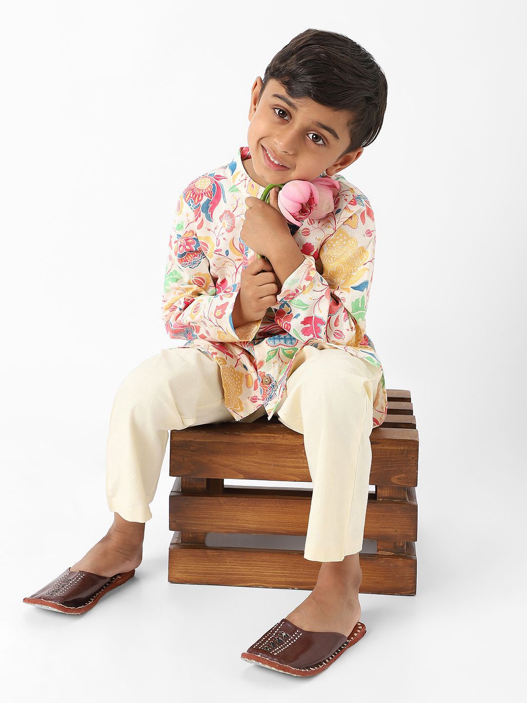 Nauti Nati Boys Floral Printed Regular Pure Cotton Kurta with Pyjamas