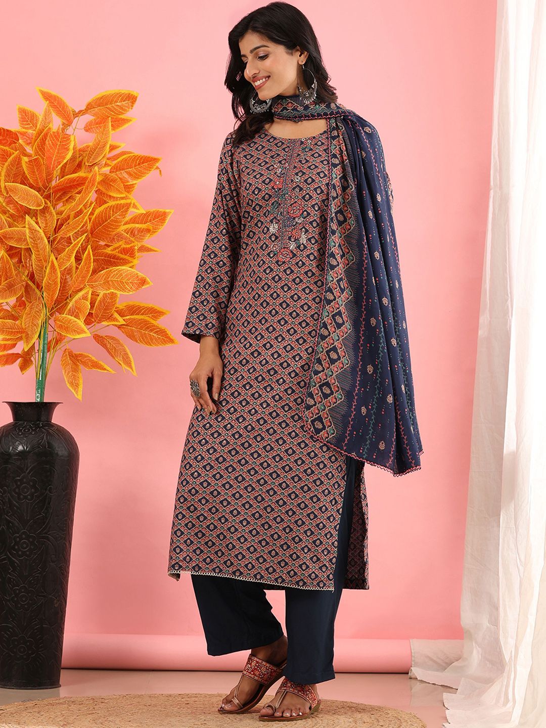Mamicha Women Floral Printed Regular Pure Cotton Kurta with Palazzos & With Dupatta