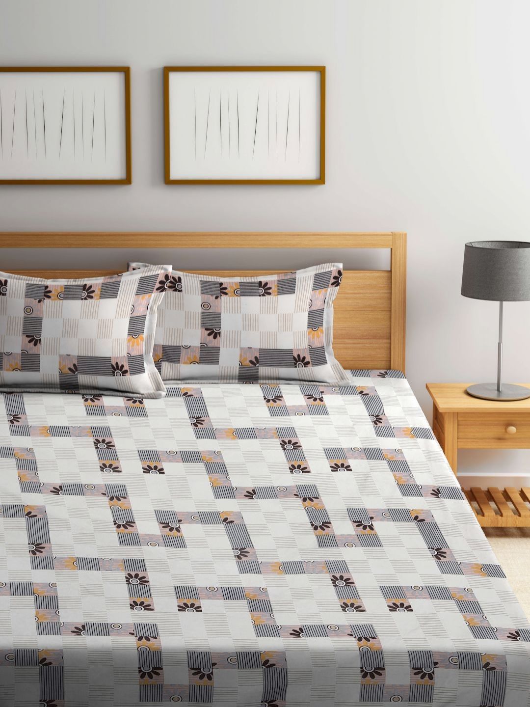 Myntra Elegant Homes Off White & Black Geometric Printed Dilengkapi 300 TC King Bedsheet dengan 2 Sarung Bantal