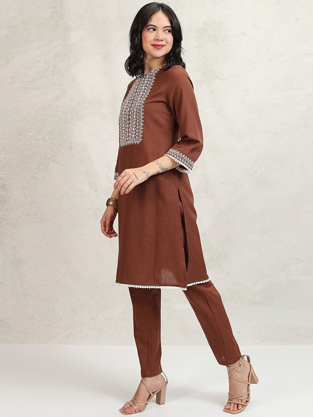Vishudh Women Embroidered Regular Kurta with Trousers