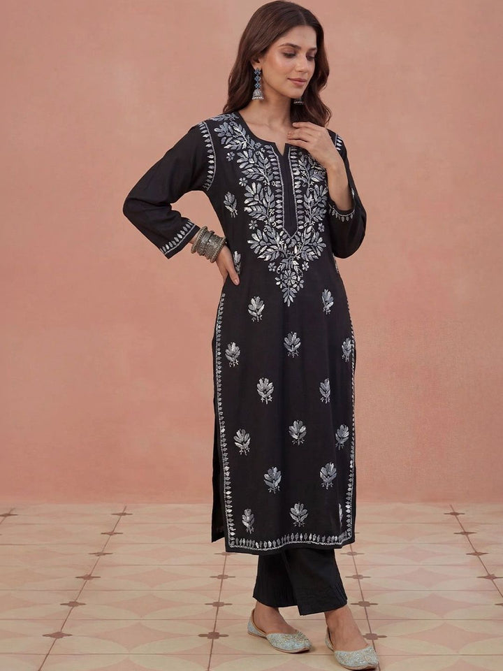 Kurta Kerja Cermin Berhias Wanita Chikankari