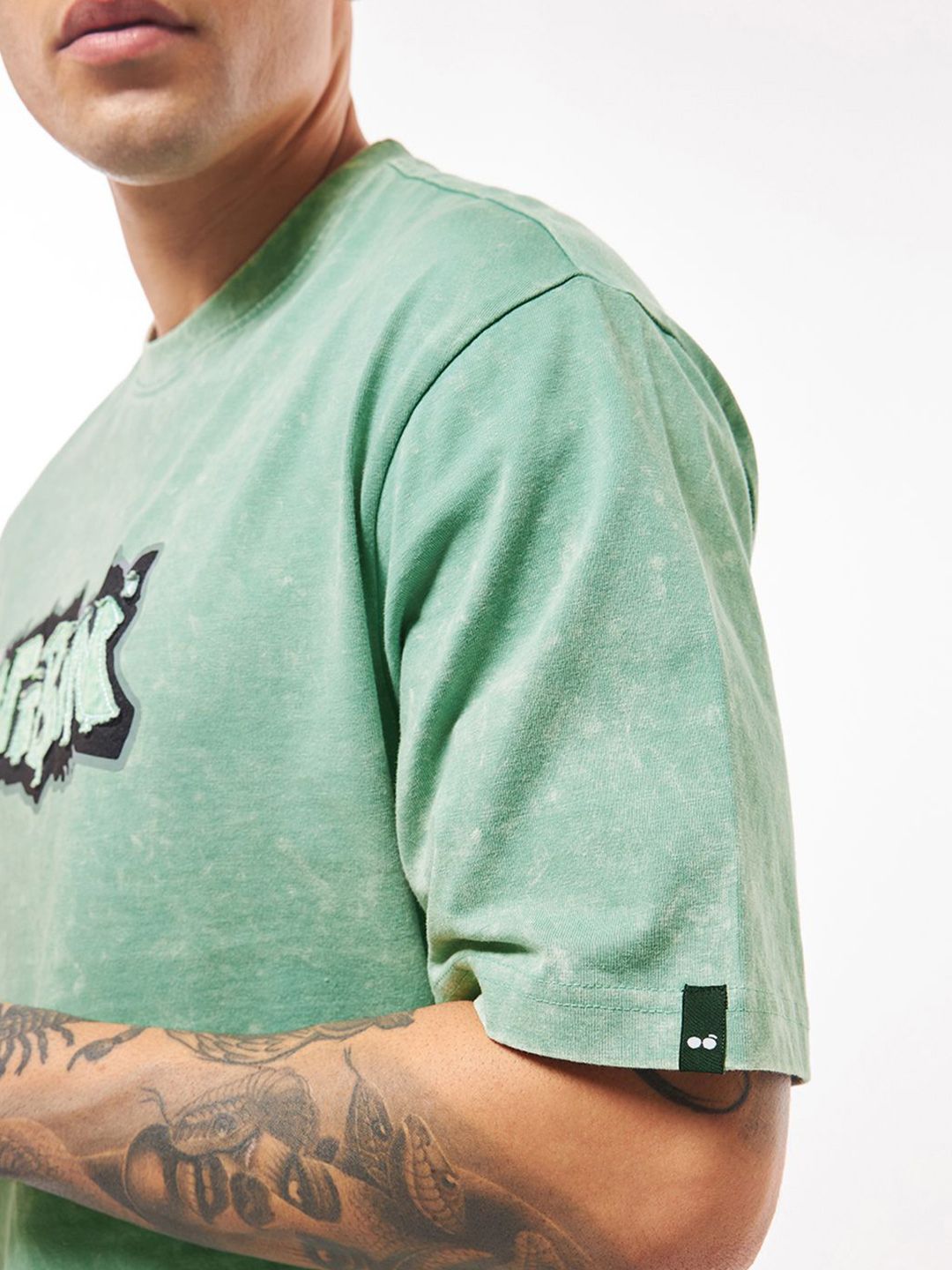 Bewakoof Men Vibin Graphic Printed Oversized Acid Wash T-shirt