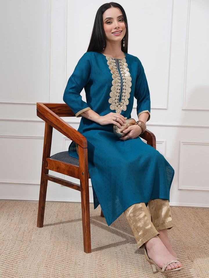 Vishudh Women Embellished Straight Kurta