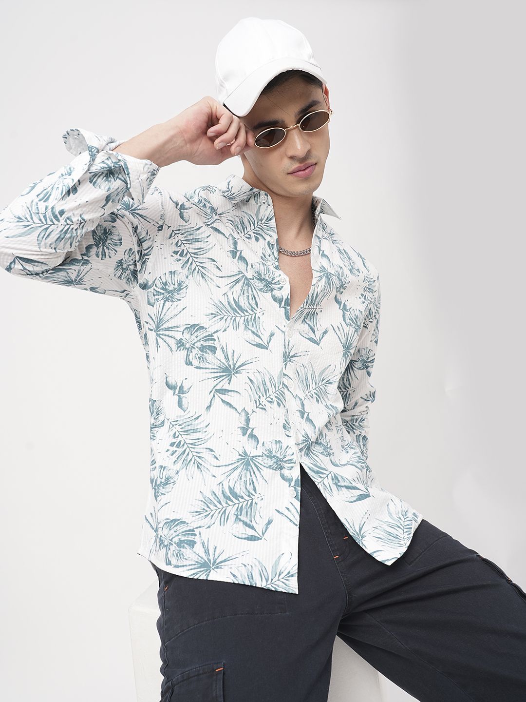 VASTRADO Men Classic Slim Fit Floral Opaque Printed Casual Shirt
