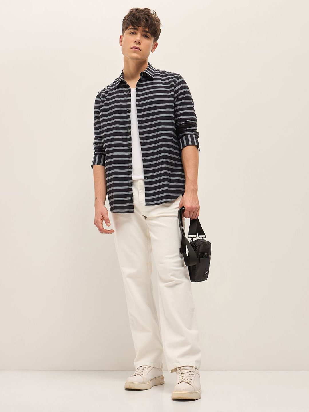 THE BEAR HOUSE Men Spread Collar Horizontal Striped Cotton Slim Fit Casual Shirt