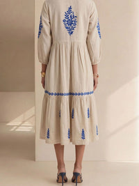 Pakaian Midi A-Line Bersulam Bunga Rumah Chikankari