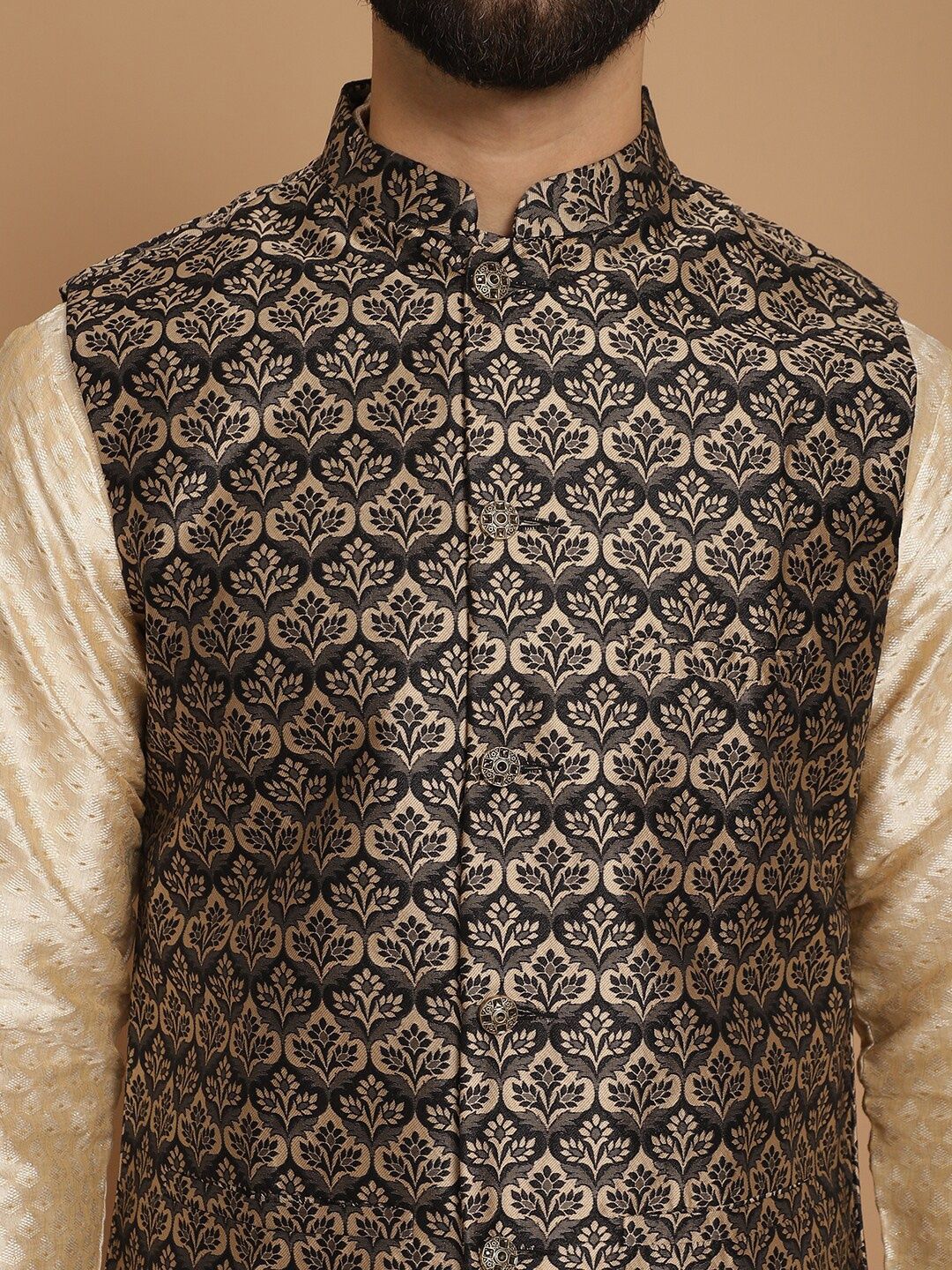 Motif Etnik Anouk Cetak Kurta Lurus Kolar Mandarin & Churidar Dengan Jaket Nehru