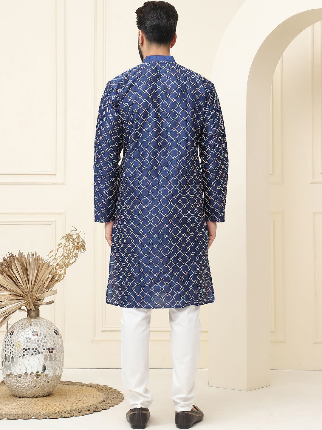 SOJANYA Geometric Embroidered Regular Thread Work Cotton Silk Kurta With Pyjama