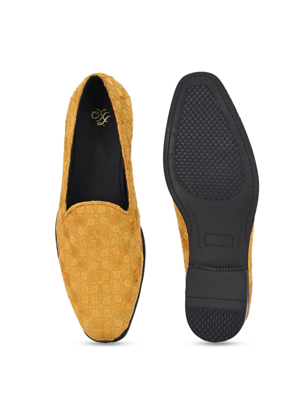 House of Pataudi Men Embroidered Ethnic Embellished Mojaris