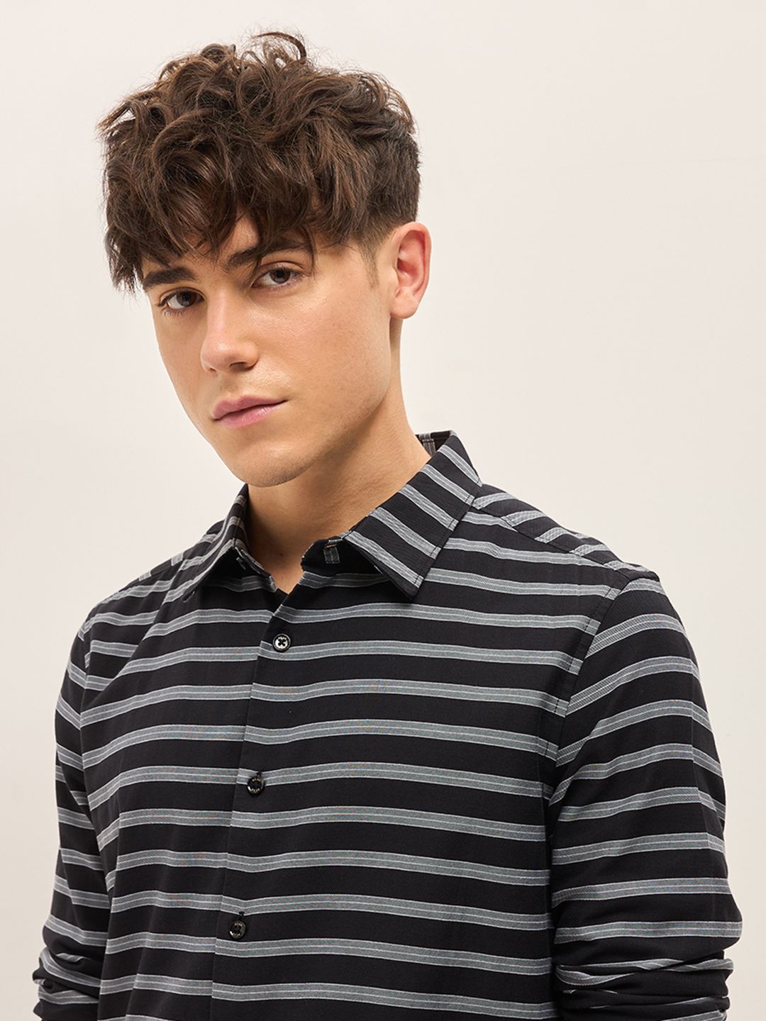 THE BEAR HOUSE Men Spread Collar Horizontal Striped Cotton Slim Fit Casual Shirt