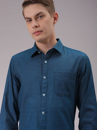 The Indian Garage Co. X Luxe Men Cutaway Collar Solid Slim Fit Formal Shirt