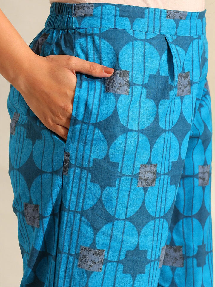 Mamicha Women Printed Regular Thread Work Pure Cotton Kurta with Trousers