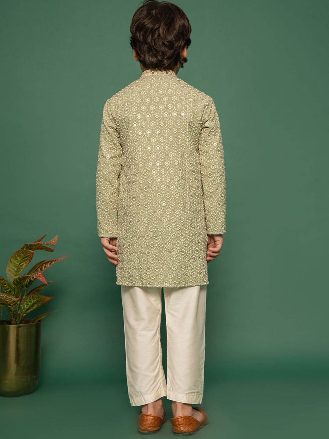 VASTRAMAY Boys Embroidered Regular Sequinned Kurta with Pyjamas