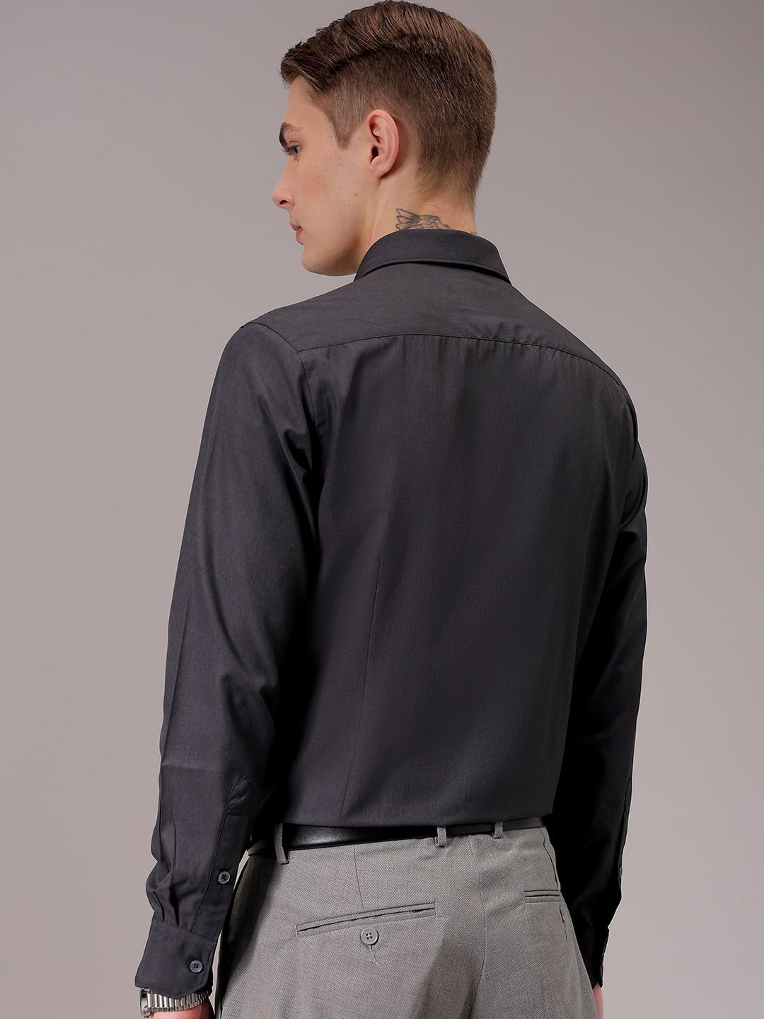 The Indian Garage Co. X Luxe Men Spread Collar Solid Slim Fit Formal Shirt