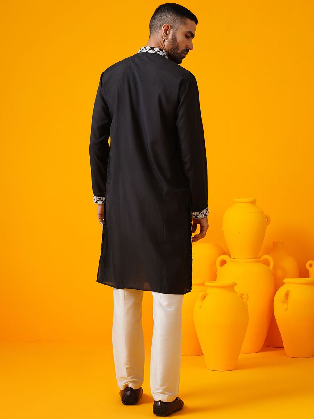 SOJANYA LUXE Kolar Mandarin Sulam Bunga Kurta Lurus
