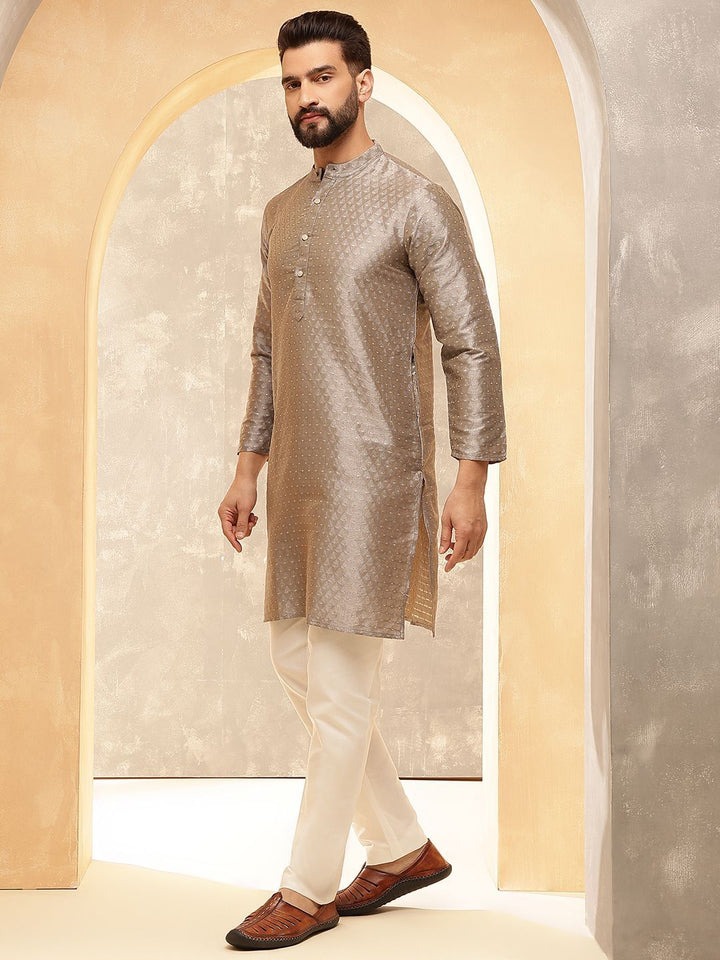 Anouk Brown Woven Design Jacquard Silk Straight Kurta Dengan Piyama Dan Jaket Nehru