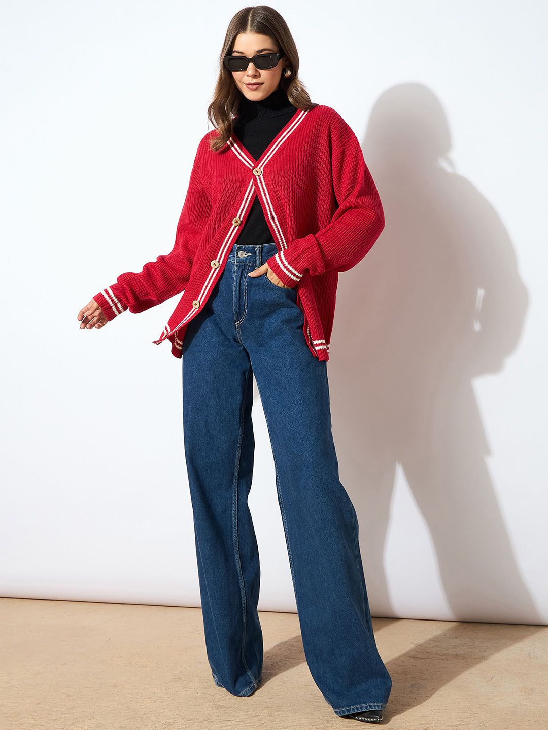 SASSAFRAS Women Self Design V - Neck Pullover Sweater