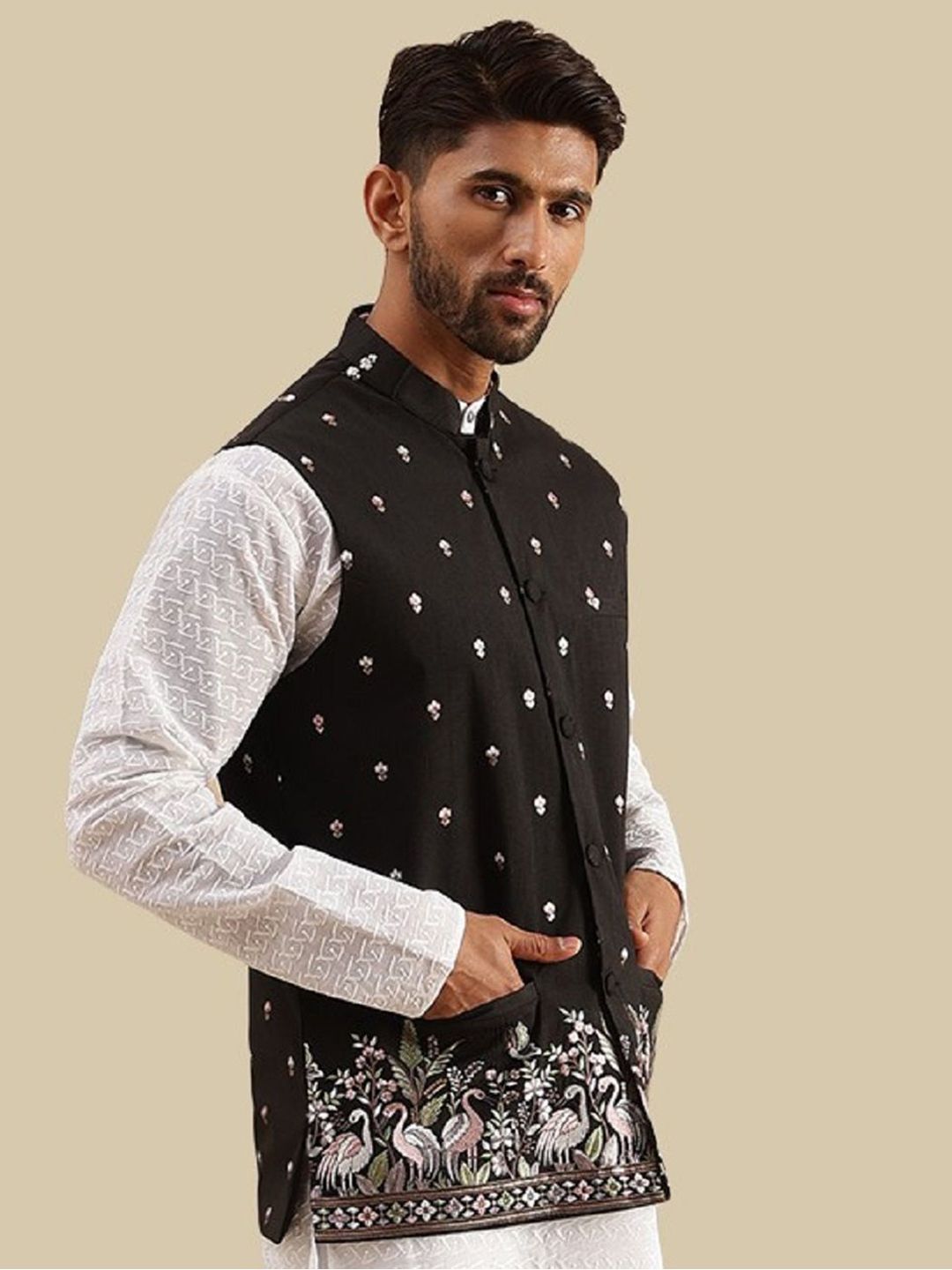 SOJANYA Men Embroidered Nehru Jackets