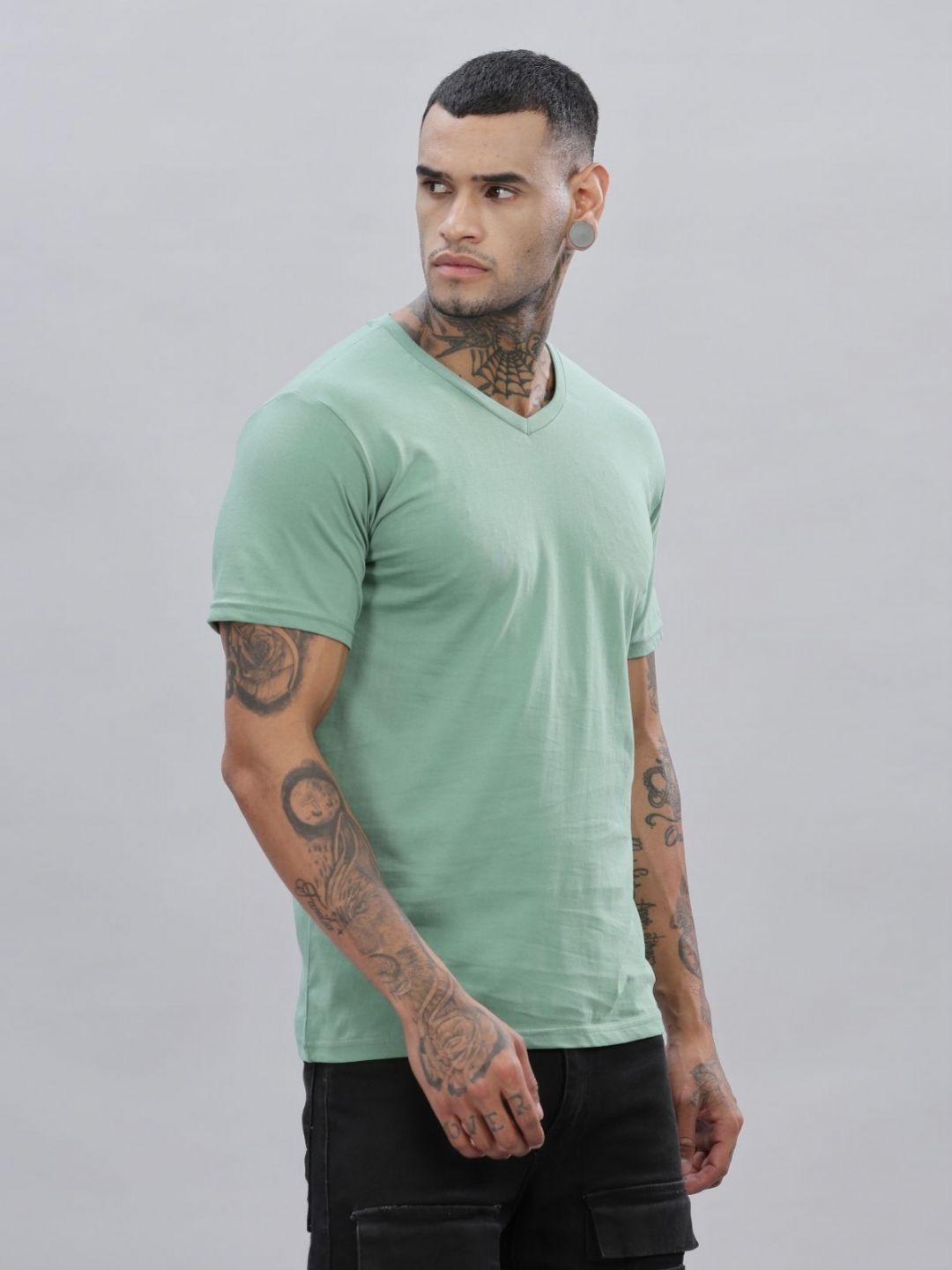 ADRO Lelaki Solid V-Neck Cotton T-shirt
