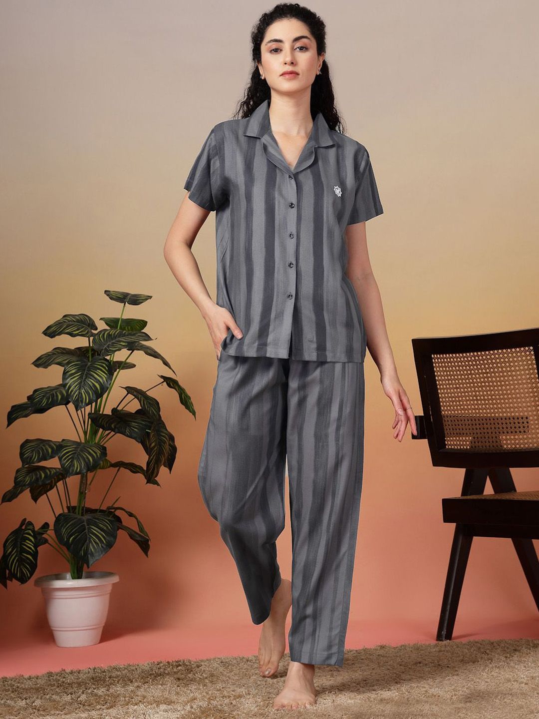 KLOTTHE Women Striped Night suit