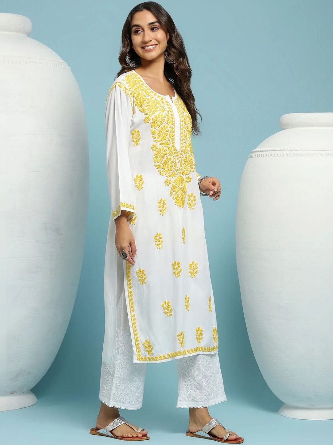 House of Chikankari Solid White Floral Embroidered Cotton Kurta