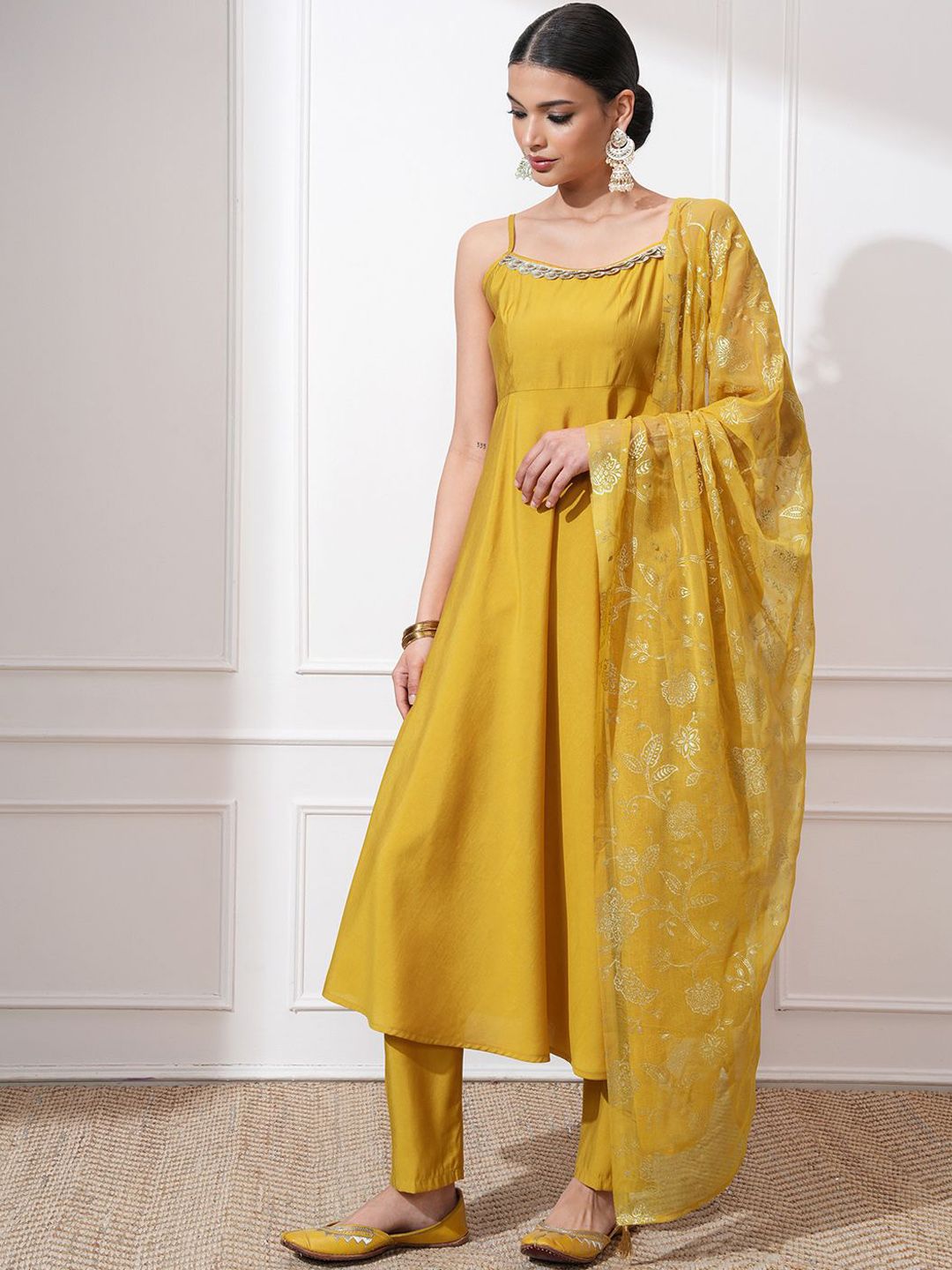 Vishudh Women Regular Kurta with Trousers & With Dupatta