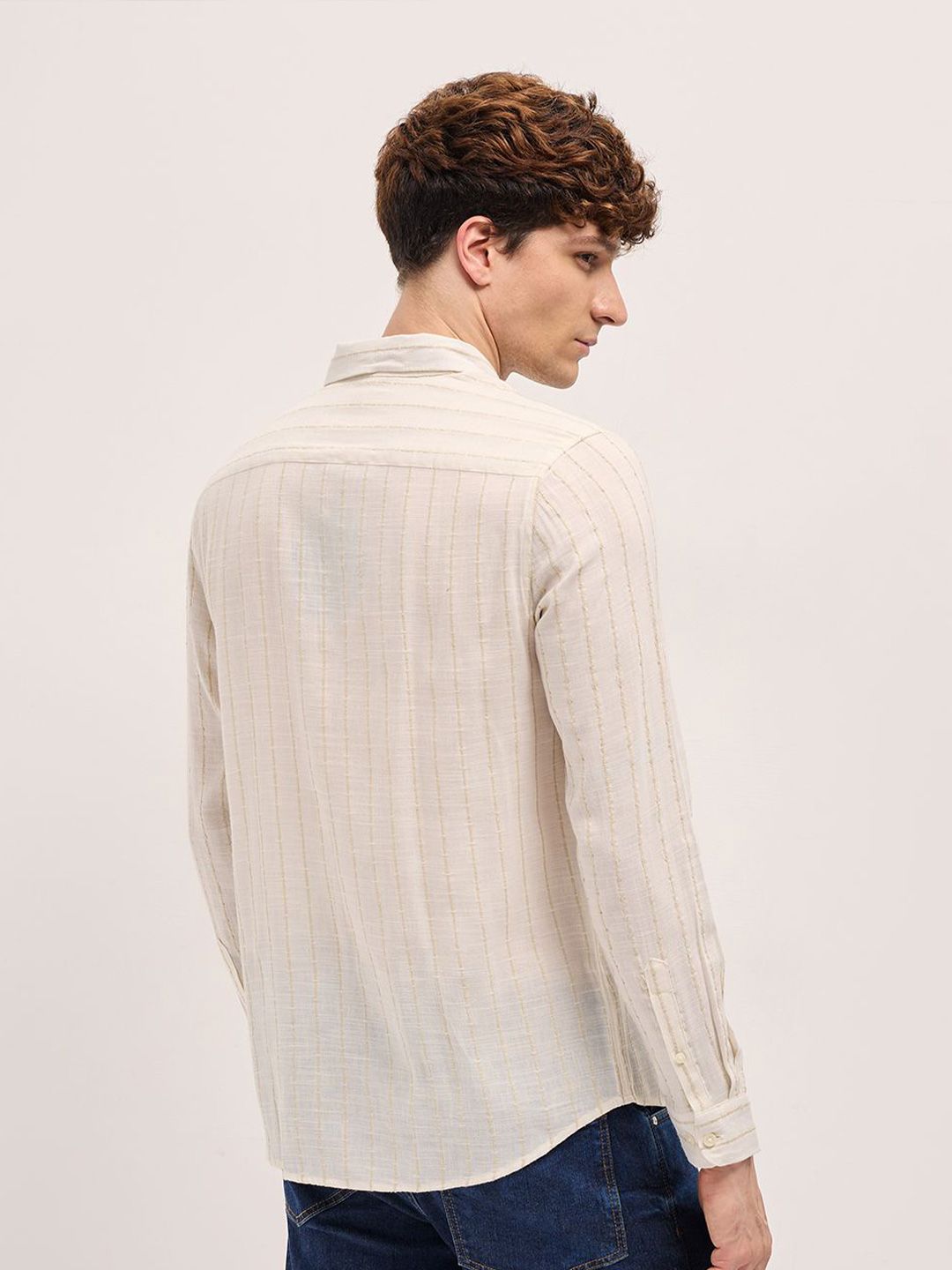 THE BEAR HOUSE Men Slim Fit Spread Collar Vertical Striped Casual Shirt