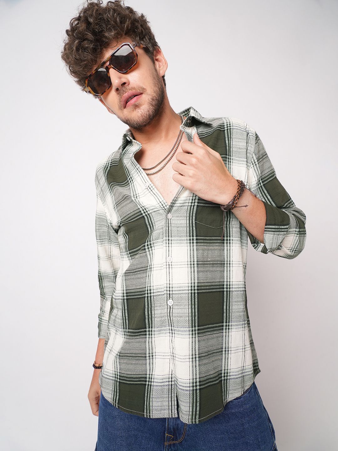 VASTRADO Classic Precision Weave Checked Slim Fit Jacquard Casual Shirt
