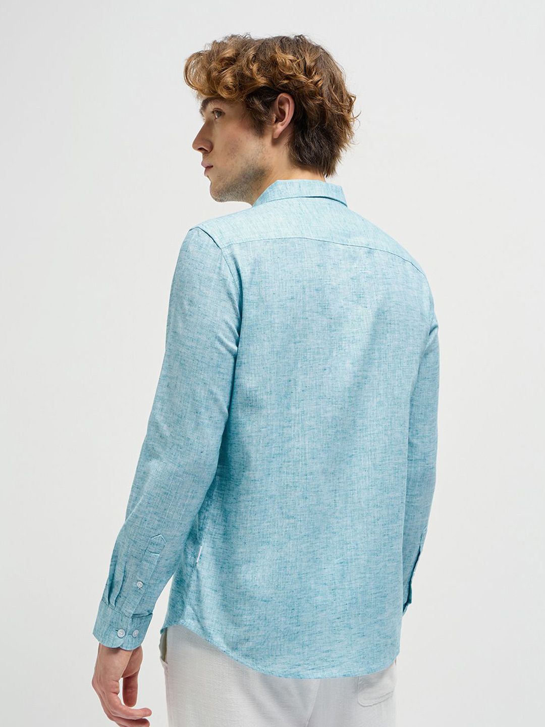 THE BEAR HOUSE Men Spread Collar Solid Casual Shirt