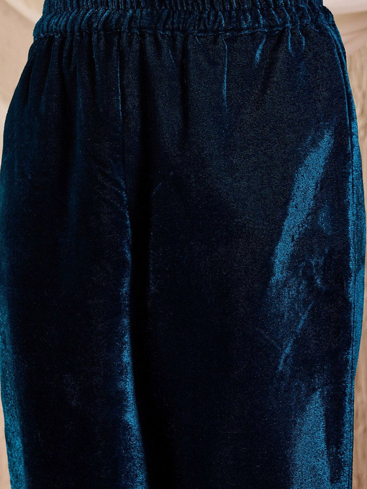pspeaches Girls Colourblocked Sequinned Panelled Velvet Kurta with Trousers & Dupatta