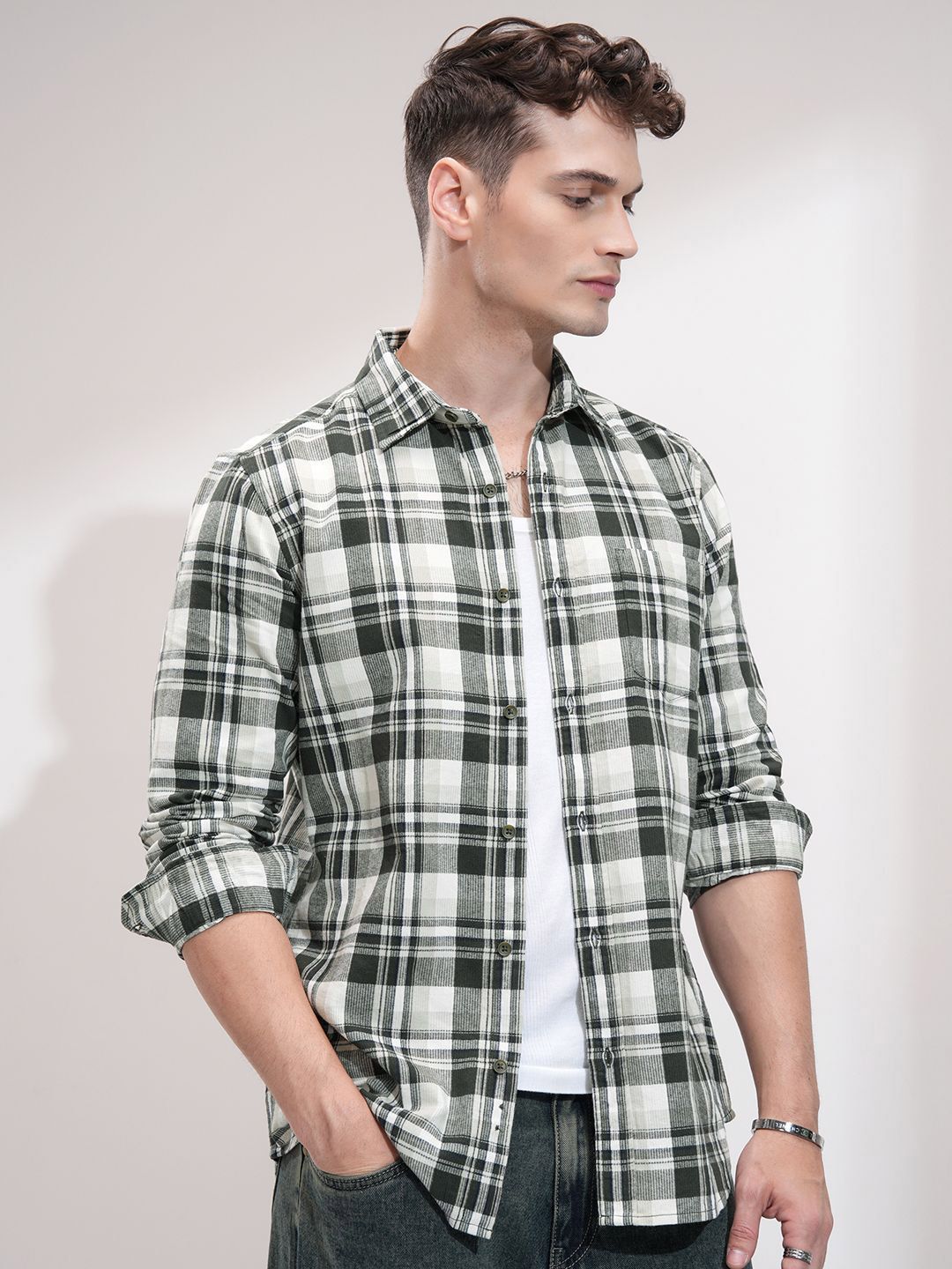 HIGHLANDER Men Opaque Checked Casual Shirt